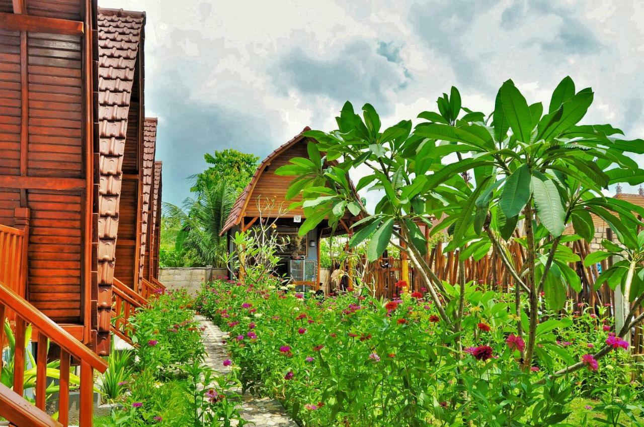 The Peace Arta Bungalow Batununggul Buitenkant foto